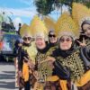 Keseruan Pawai Sedekah Bumi Memadati Jalan Raya Kampung Baru