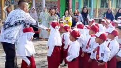 Kepala SD Negeri 105 Rejang Lebong, Sambut 56 Siswa Baru dengan Semangat